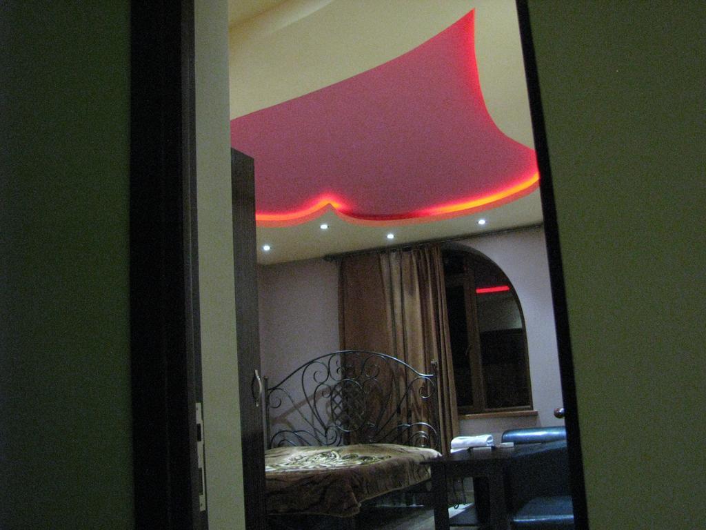 Princ Plaza Hotel Jerevan Værelse billede