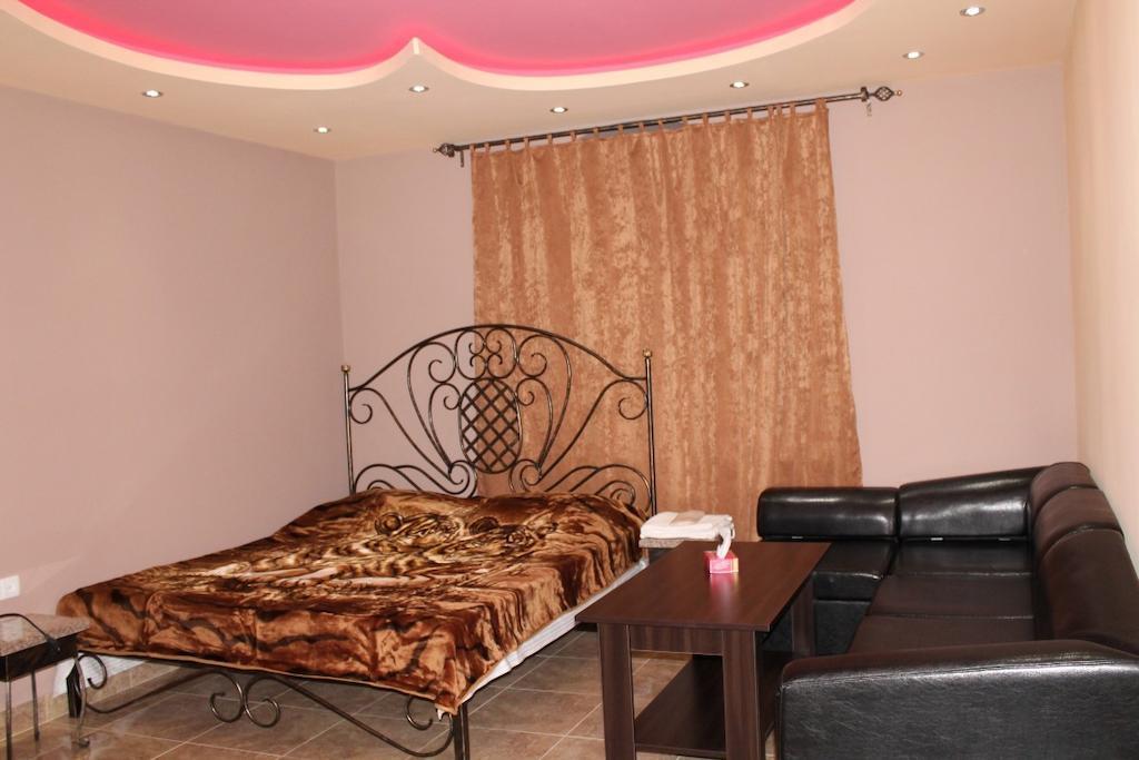 Princ Plaza Hotel Jerevan Værelse billede